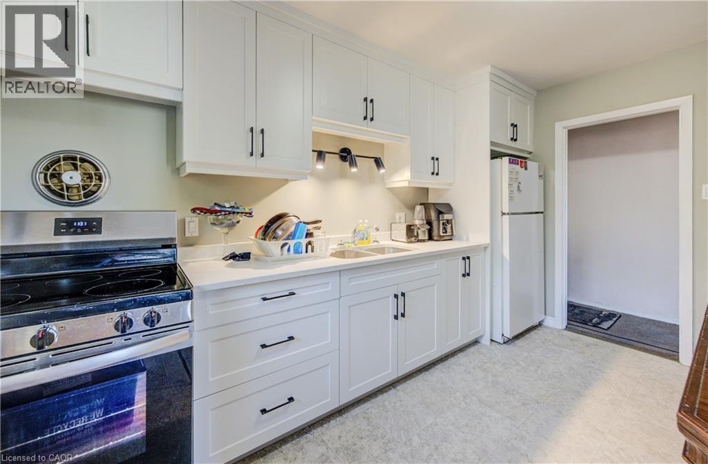 Unit 3 Kitchen - 263 Highland Road W, Kitchener, ON - Indoor Photo Showing Kitchen