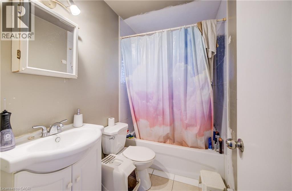 Unit 3 Bathroom - 263 Highland Road W, Kitchener, ON - Indoor Photo Showing Bathroom