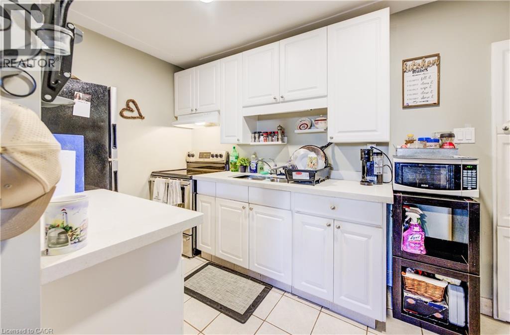 Unit 1 Kitchen - 263 Highland Road W, Kitchener, ON - Indoor Photo Showing Kitchen