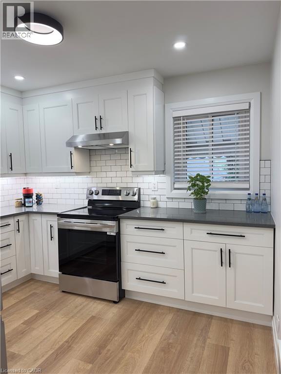 232 Rodgers Road, Hamilton, ON - Indoor Photo Showing Kitchen With Upgraded Kitchen