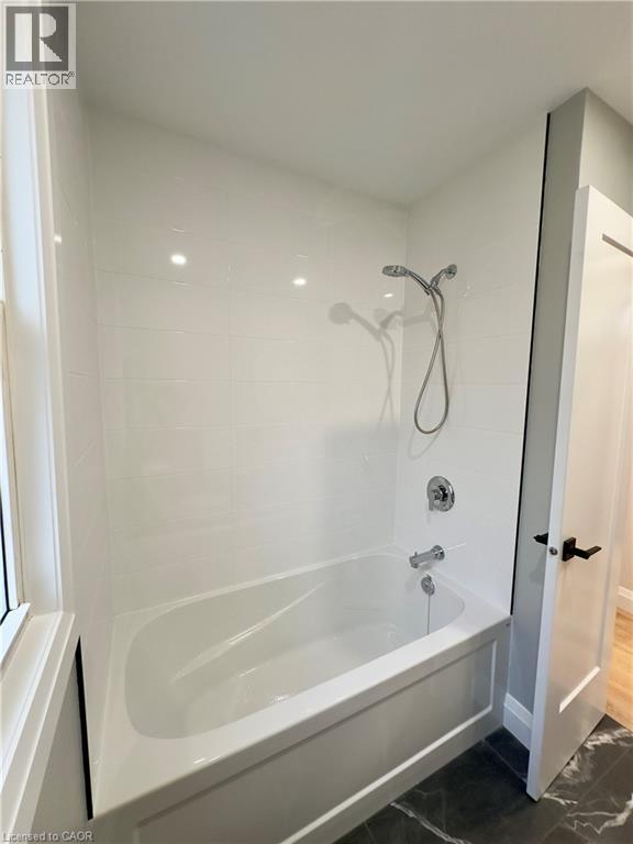 232 Rodgers Road, Hamilton, ON - Indoor Photo Showing Bathroom