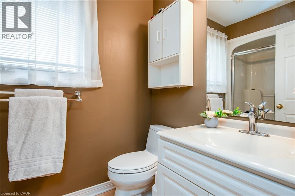 Private 3 piece ensuite - 372 Gatestone Boulevard, Waterloo, ON - Indoor Photo Showing Bathroom