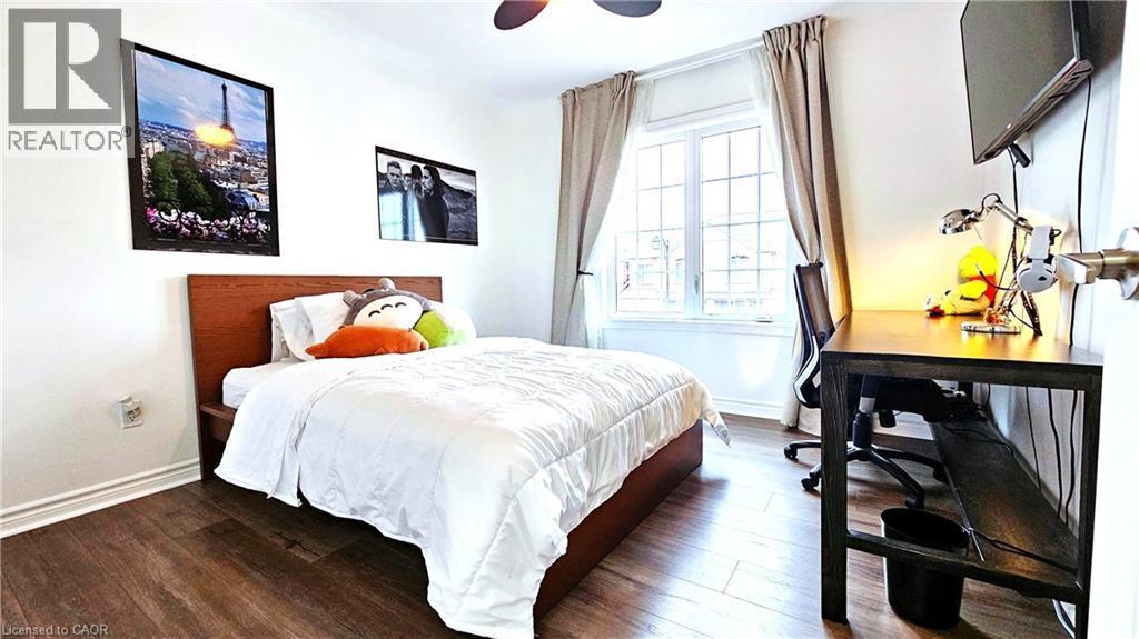 355 Hobbs Crescent, Milton, ON - Indoor Photo Showing Bedroom