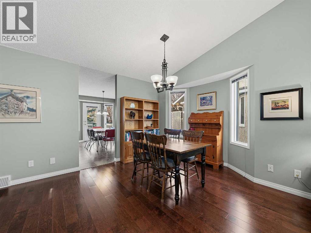 301 Arbour Cliff Close Nw, Calgary, AB - Indoor Photo Showing Dining Room