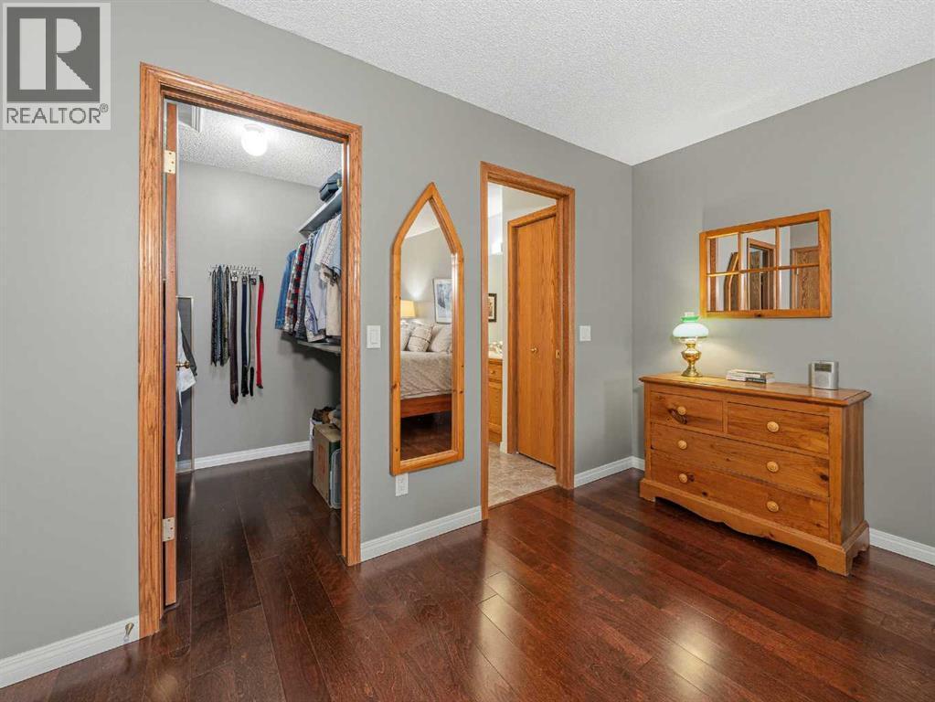 301 Arbour Cliff Close Nw, Calgary, AB - Indoor