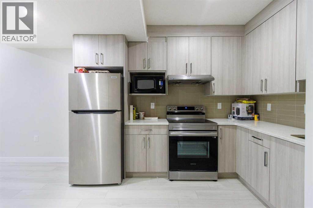 61 Savanna Link Ne, Calgary, AB - Indoor Photo Showing Kitchen