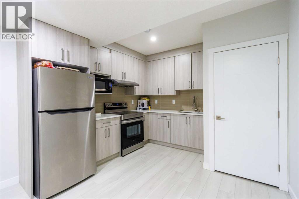 61 Savanna Link Ne, Calgary, AB - Indoor Photo Showing Kitchen