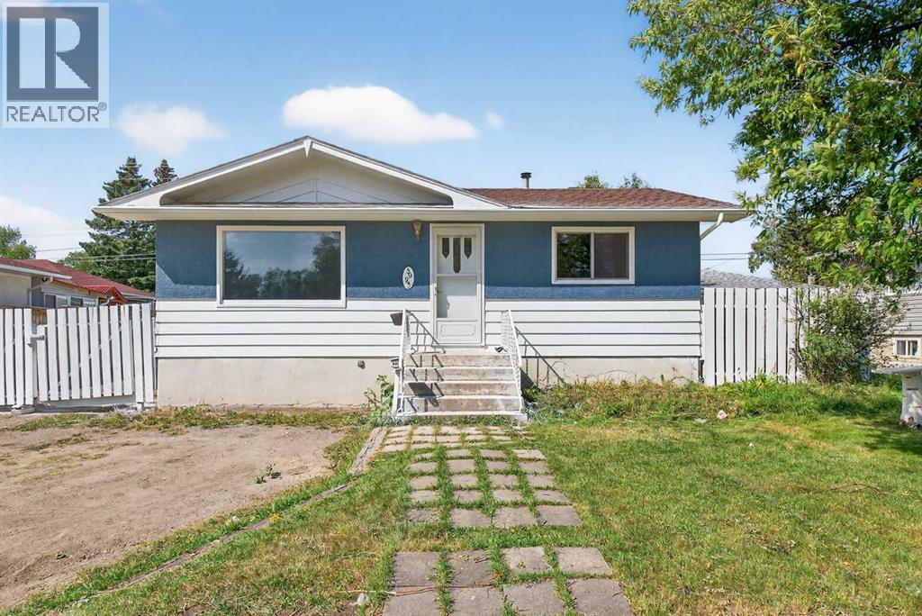5923 Centre Street Nw, Calgary, AB - Outdoor