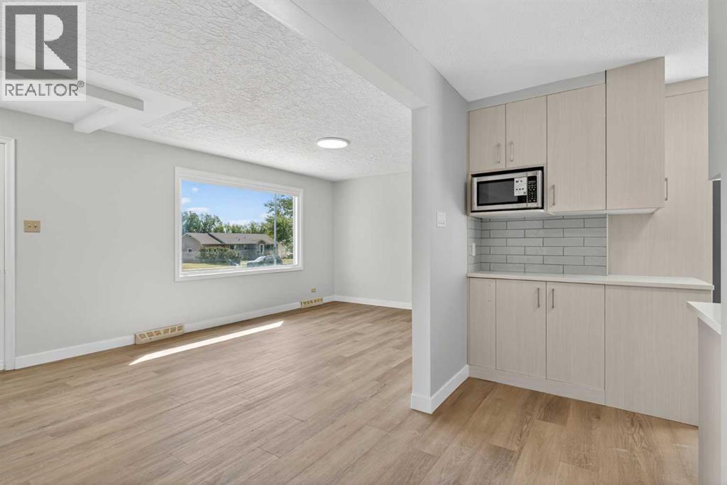 Mainfloor Hallway - 5923 Centre Street Nw, Calgary, AB - Indoor