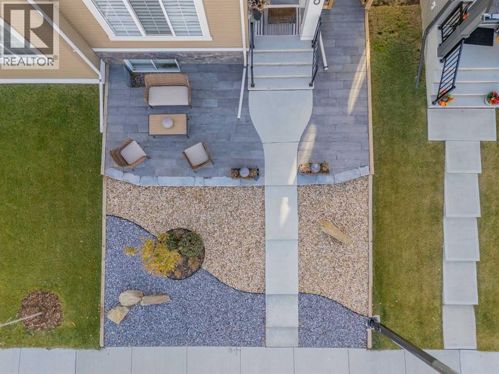 Front Yard - 80 Wolf Gate, Okotoks, AB - Outdoor