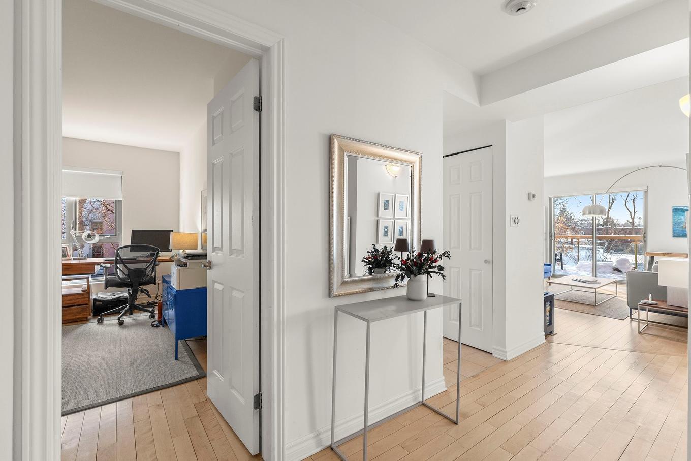 Hall - 405-1085 Av. Pratt, Montréal (Outremont), QC - Indoor