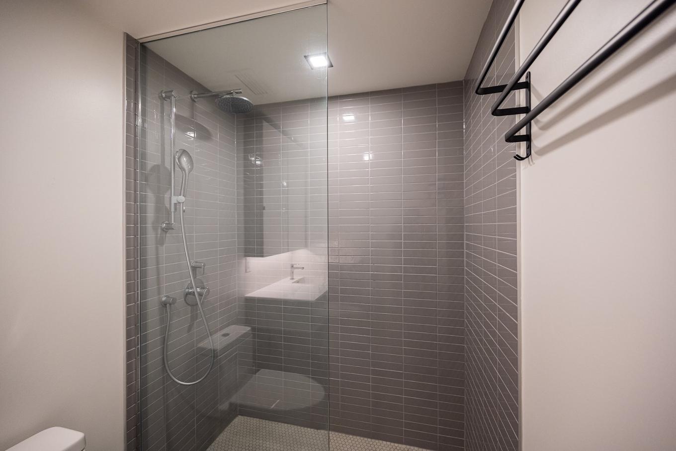 Salle de bains - 5310-1245 Rue De Bleury, Montréal (Ville-Marie), QC - Indoor Photo Showing Bathroom