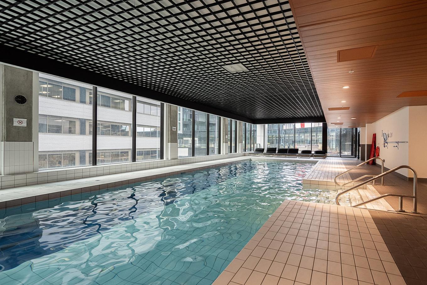 Piscine - 5310-1245 Rue De Bleury, Montréal (Ville-Marie), QC - Indoor Photo Showing Other Room With In Ground Pool