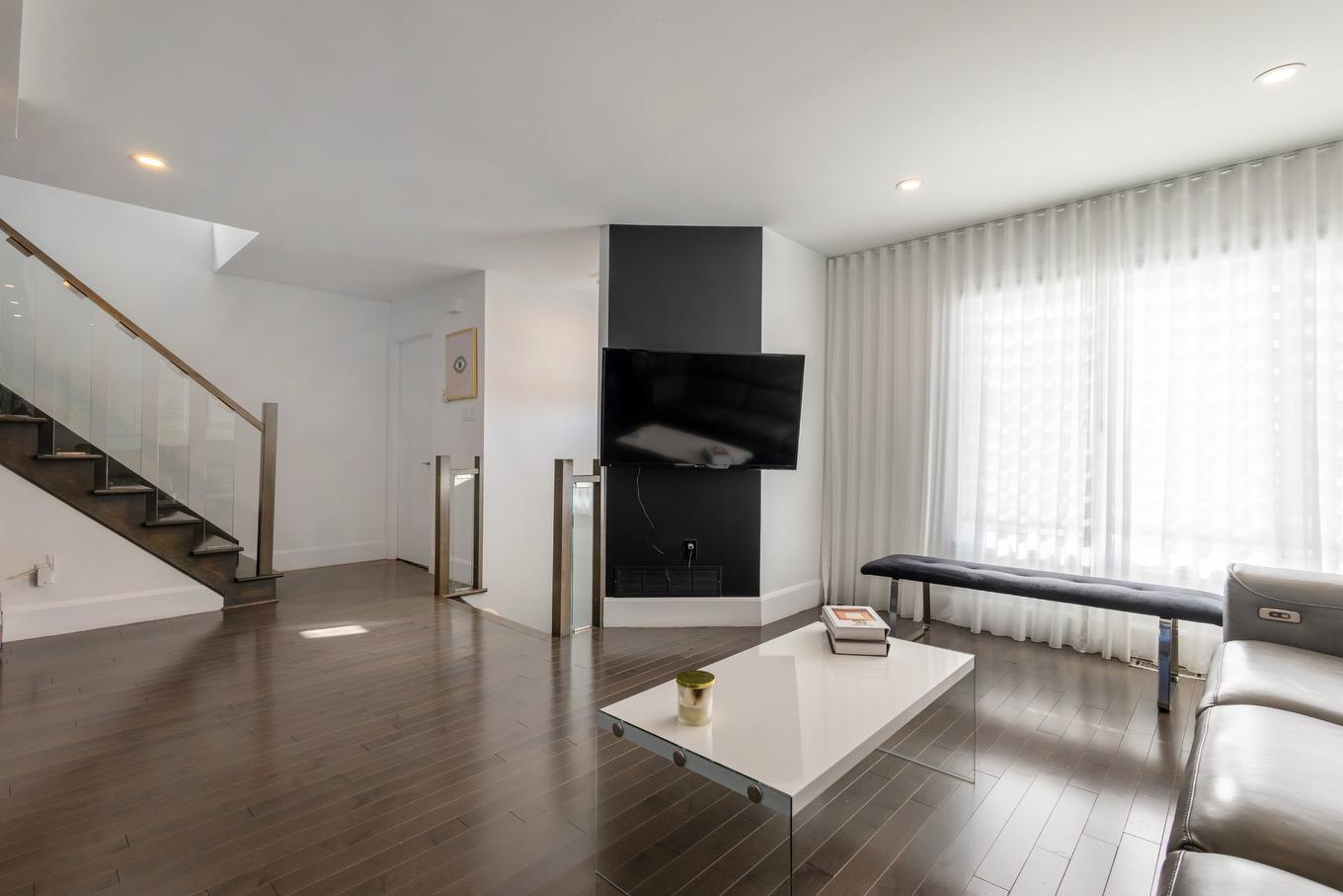 Salon - 12247 Rue Emmanuel-Briffa, Montréal (Rivière-Des-Prairies/Pointe-Aux-Trembles), QC - Indoor Photo Showing Other Room