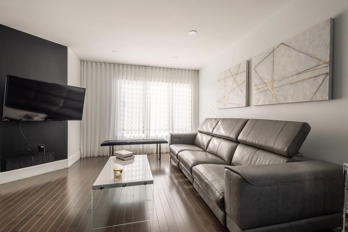 Salon - 12247 Rue Emmanuel-Briffa, Montréal (Rivière-Des-Prairies/Pointe-Aux-Trembles), QC - Indoor Photo Showing Living Room