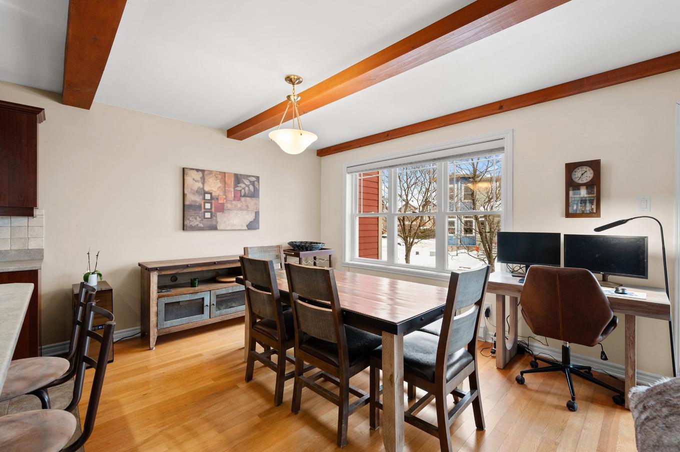 Salle à manger - 112 Ch. Louis-Dufour, Saint-Sauveur, QC - Indoor Photo Showing Dining Room With Fireplace