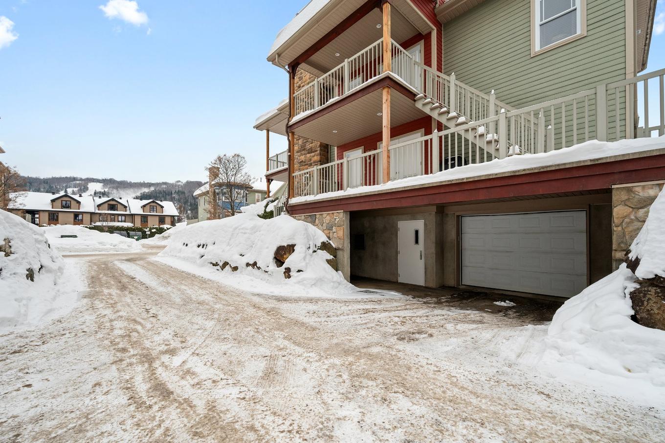 Garage - 112 Ch. Louis-Dufour, Saint-Sauveur, QC - Outdoor