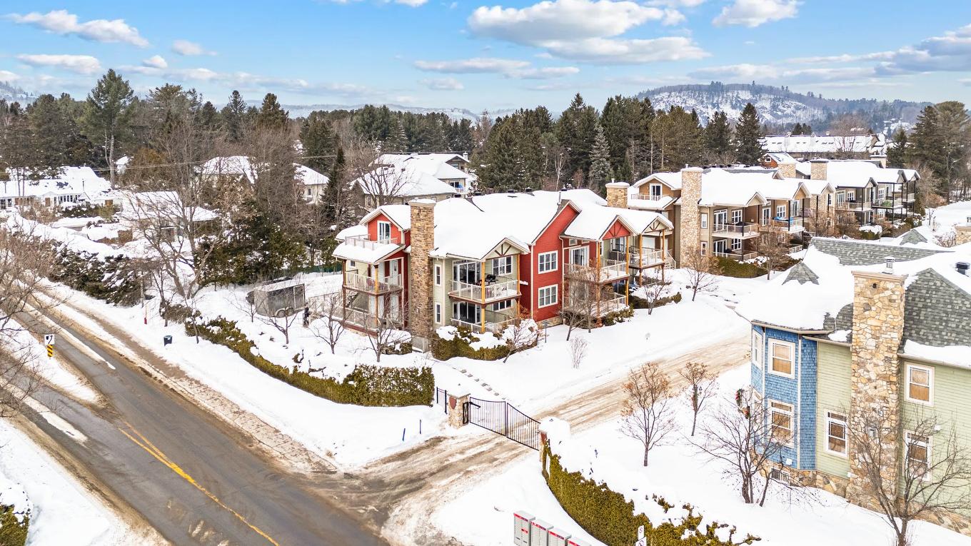 Photo aérienne - 112 Ch. Louis-Dufour, Saint-Sauveur, QC - Outdoor With View