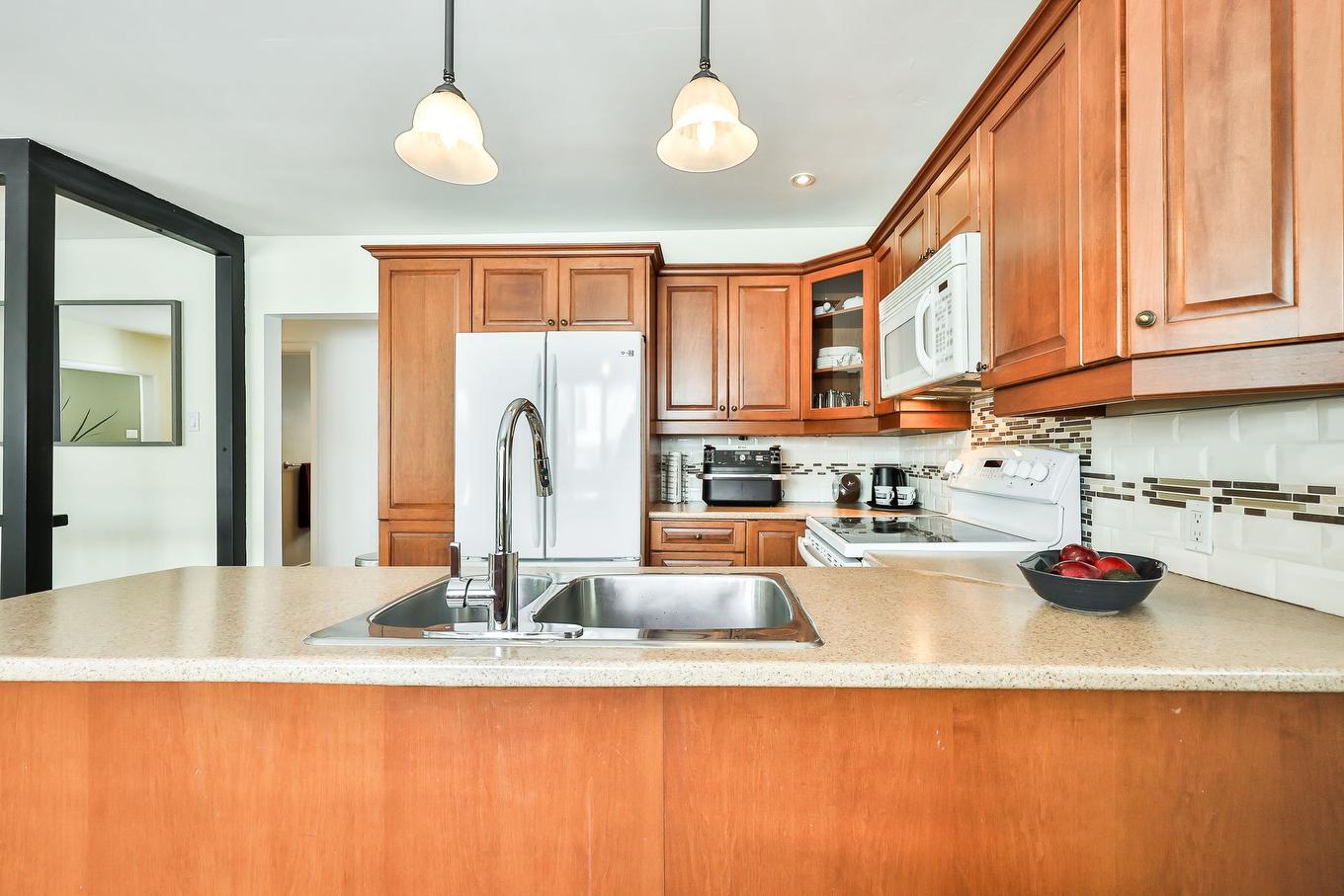 Kitchen - 611 Rue Kenny, Gatineau (Buckingham), QC - Indoor Photo Showing Kitchen With Double Sink