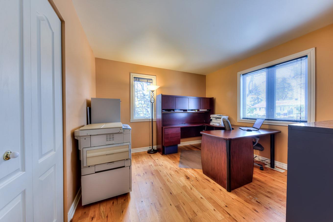 Chambre à coucher - 20 Rue Brosseau, Saint-Basile-Le-Grand, QC - Indoor Photo Showing Office