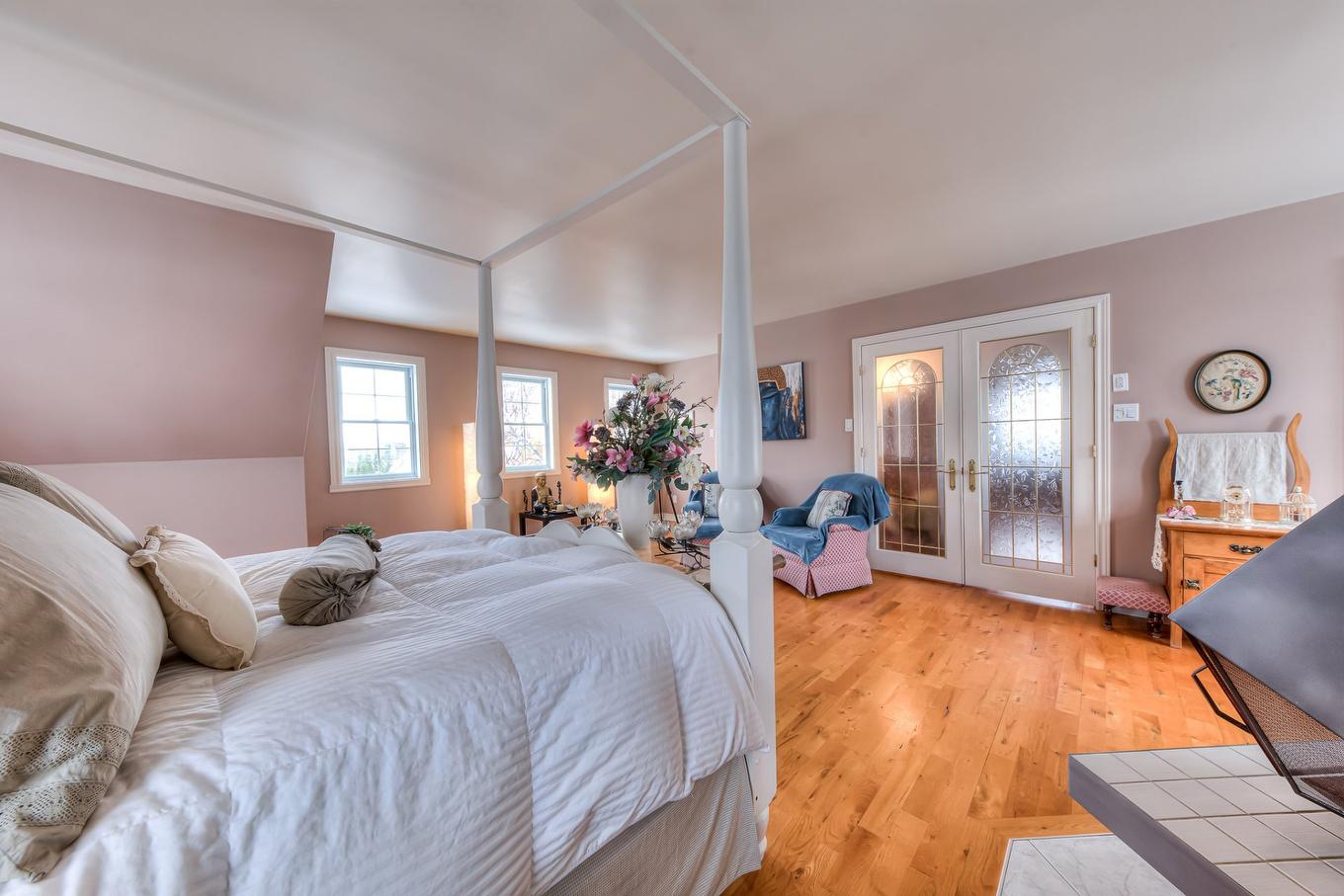Chambre à coucher principale - 20 Rue Brosseau, Saint-Basile-Le-Grand, QC - Indoor Photo Showing Bedroom