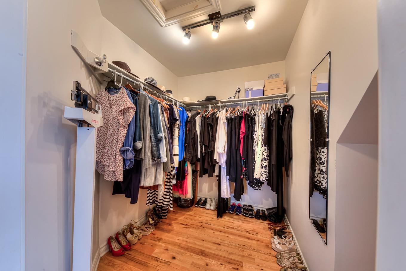 Penderie (Walk-in) - 20 Rue Brosseau, Saint-Basile-Le-Grand, QC - Indoor With Storage