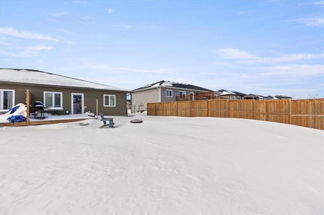 77 Amberfield Dr, Mitchell, MB