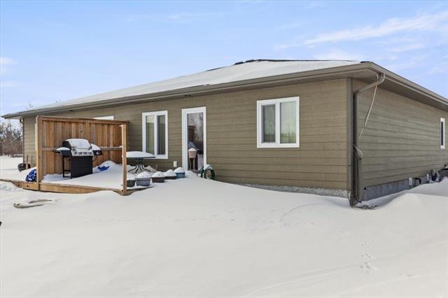 77 Amberfield Dr, Mitchell, MB