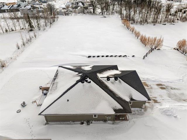 77 Amberfield Dr, Mitchell, MB