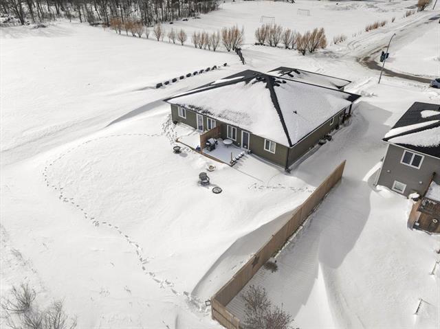 77 Amberfield Dr, Mitchell, MB