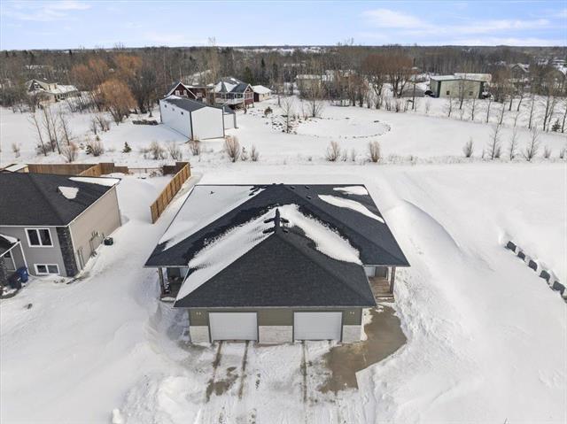 77 Amberfield Dr, Mitchell, MB