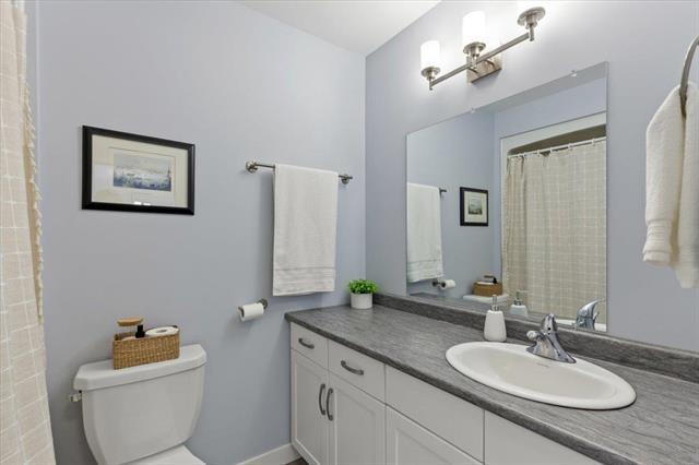 79 Amberfield Dr, Mitchell, MB