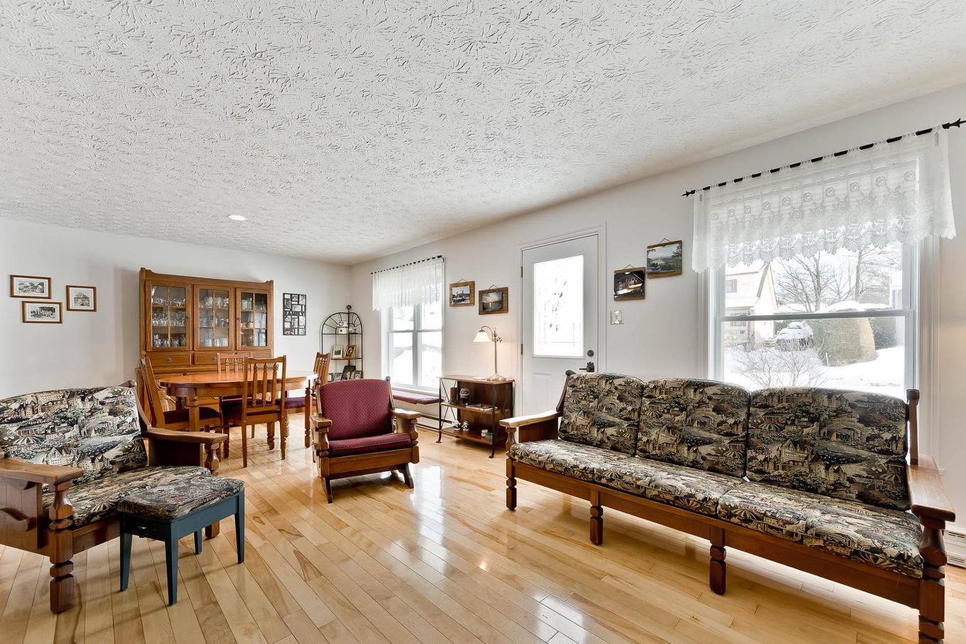 Salon - 43 Rue Roger-Boisvert, Sherbrooke (Fleurimont), QC - Indoor Photo Showing Living Room