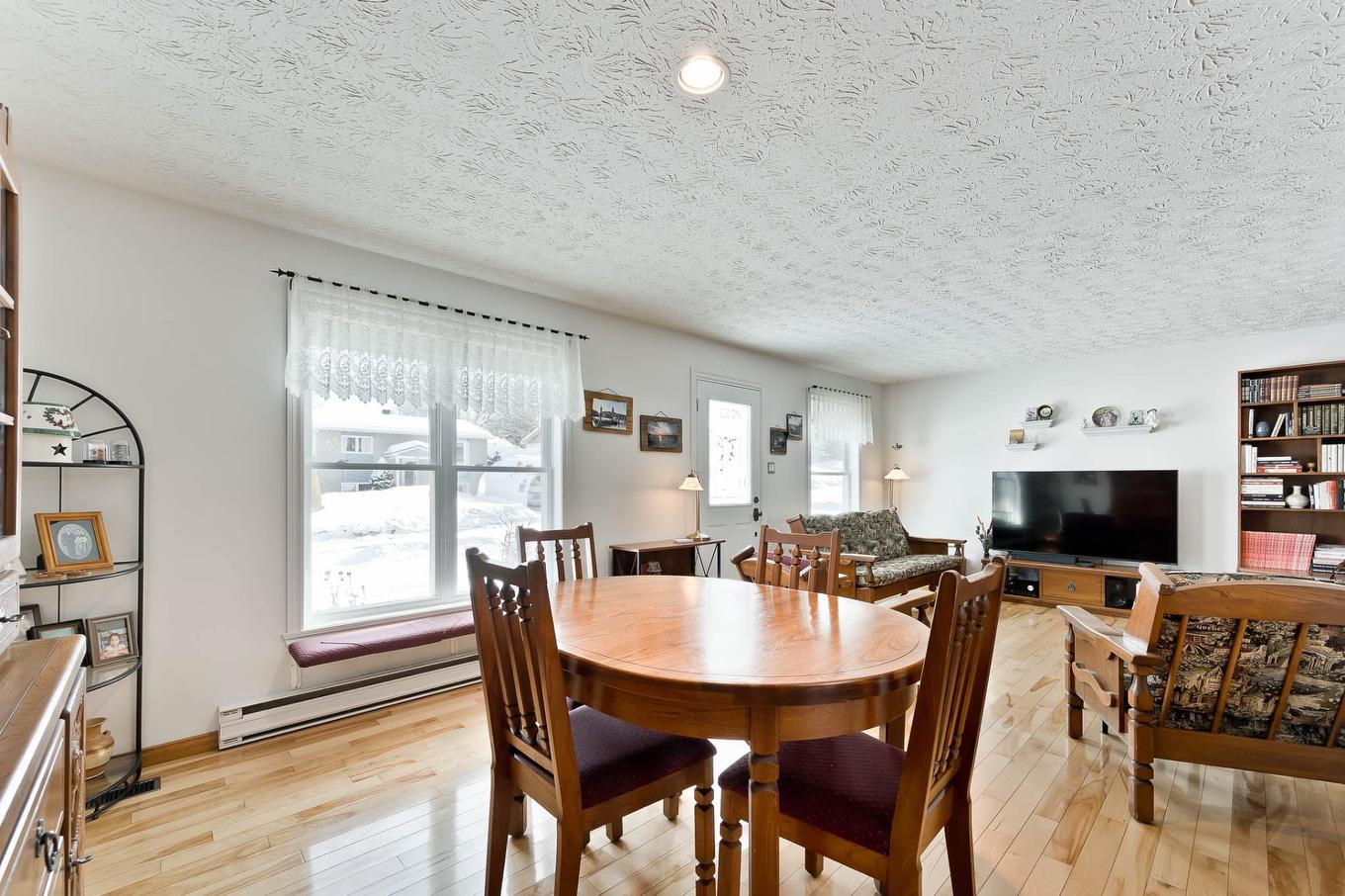 Salle à manger - 43 Rue Roger-Boisvert, Sherbrooke (Fleurimont), QC - Indoor Photo Showing Dining Room