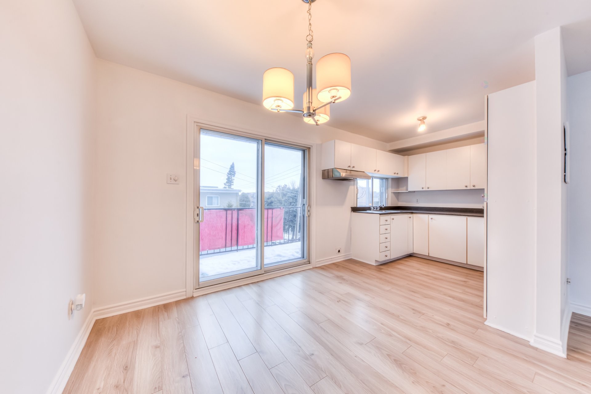 Salle à manger - 200 Rue De Manthet, Laval (Sainte-Rose), QC - Indoor Photo Showing Kitchen