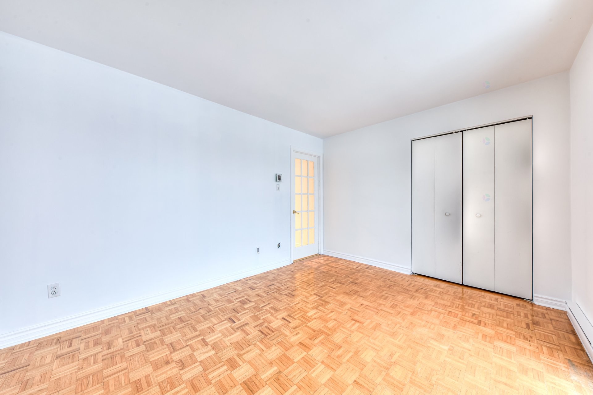 Chambre à coucher principale - 200 Rue De Manthet, Laval (Sainte-Rose), QC - Indoor Photo Showing Other Room