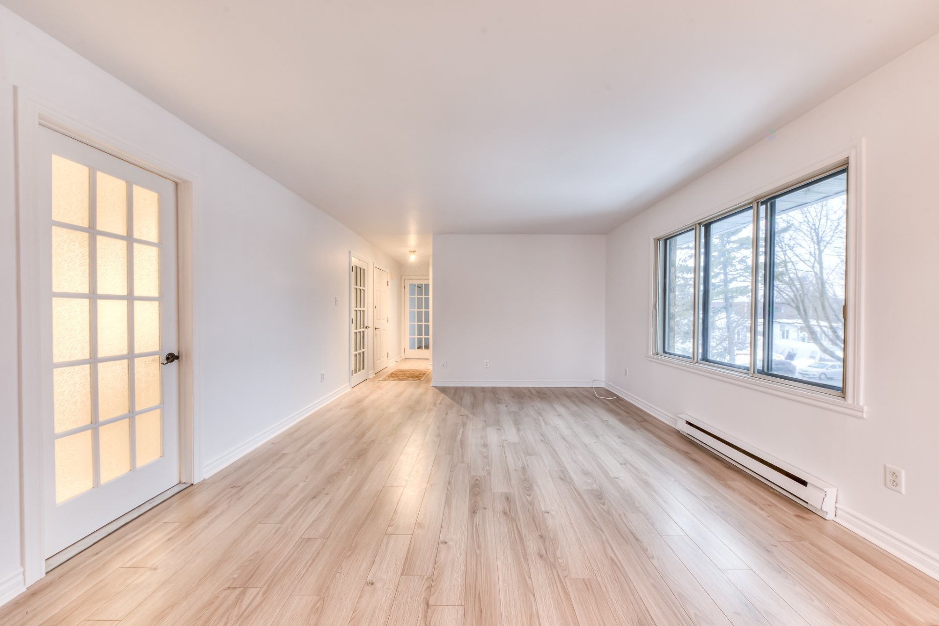 Salon - 200 Rue De Manthet, Laval (Sainte-Rose), QC - Indoor Photo Showing Other Room