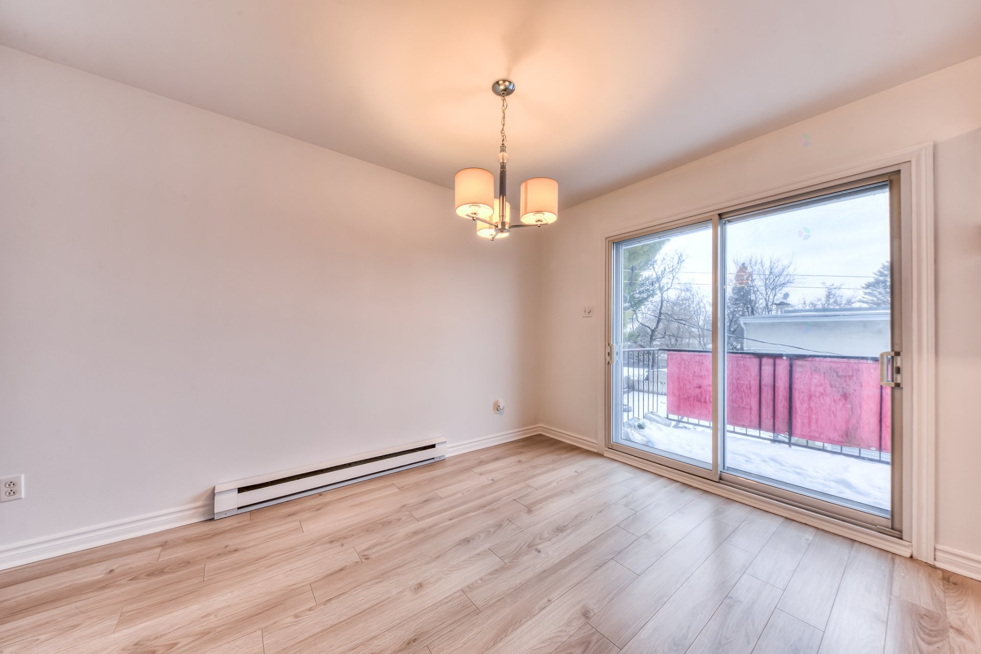 Salle à manger - 200 Rue De Manthet, Laval (Sainte-Rose), QC - Indoor Photo Showing Other Room