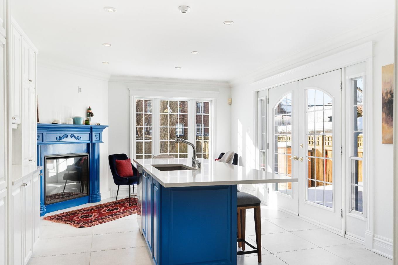 Kitchen - 4170 Av. De Kensington, Montréal (Côte-Des-Neiges/Notre-Dame-De-Grâce), QC - Indoor Photo Showing Kitchen With Upgraded Kitchen