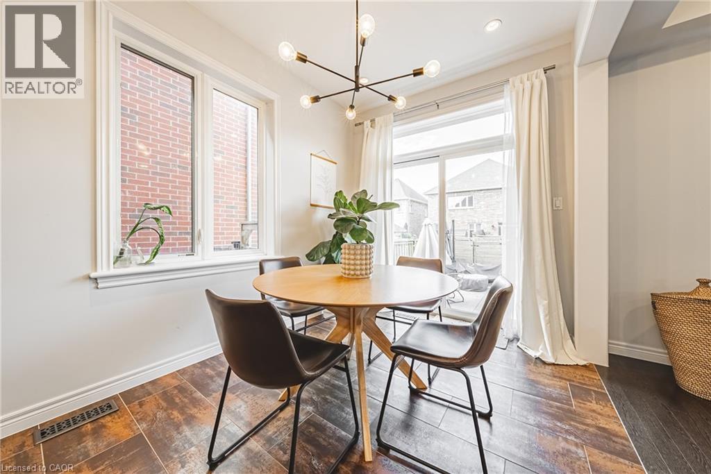 8 Matteo Trail, Hamilton, ON - Indoor Photo Showing Dining Room