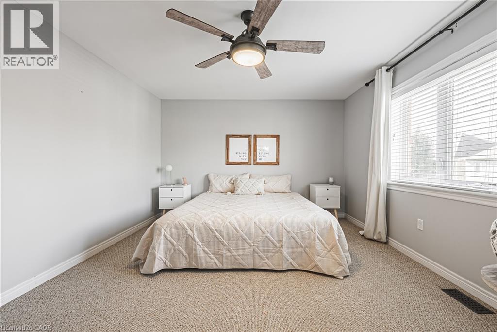 8 Matteo Trail, Hamilton, ON - Indoor Photo Showing Bedroom
