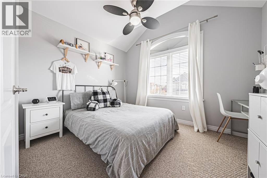 8 Matteo Trail, Hamilton, ON - Indoor Photo Showing Bedroom
