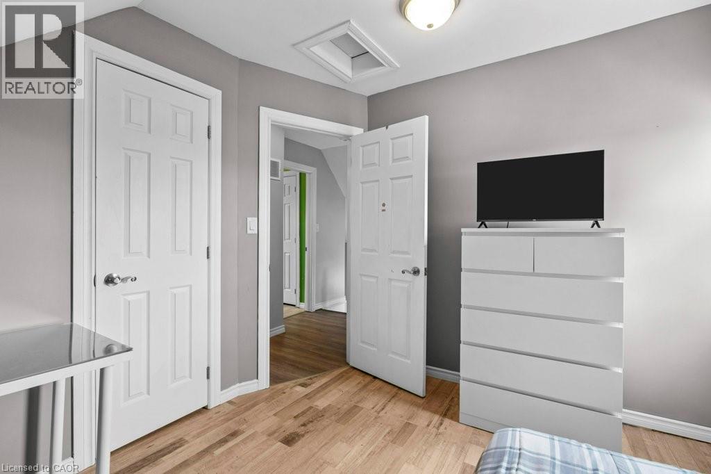 99 Robins Avenue, Hamilton, ON - Indoor