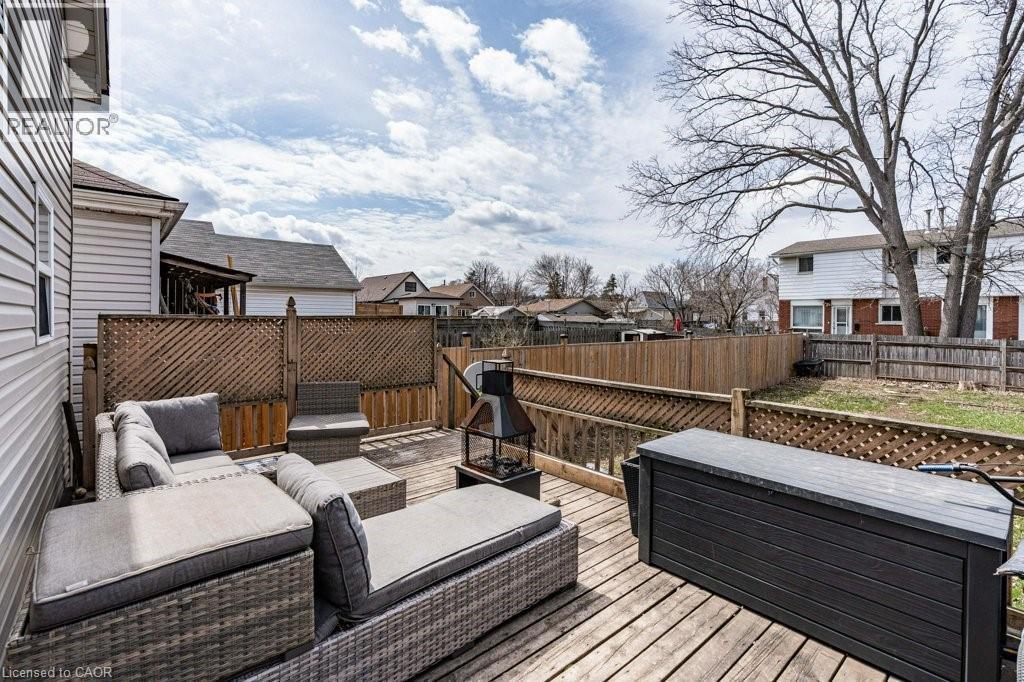 99 Robins Avenue, Hamilton, ON - Outdoor With Deck Patio Veranda