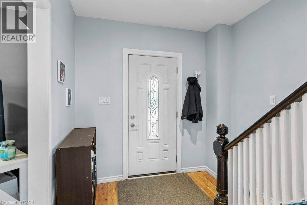 99 Robins Avenue, Hamilton, ON - Indoor Photo Showing Other Room