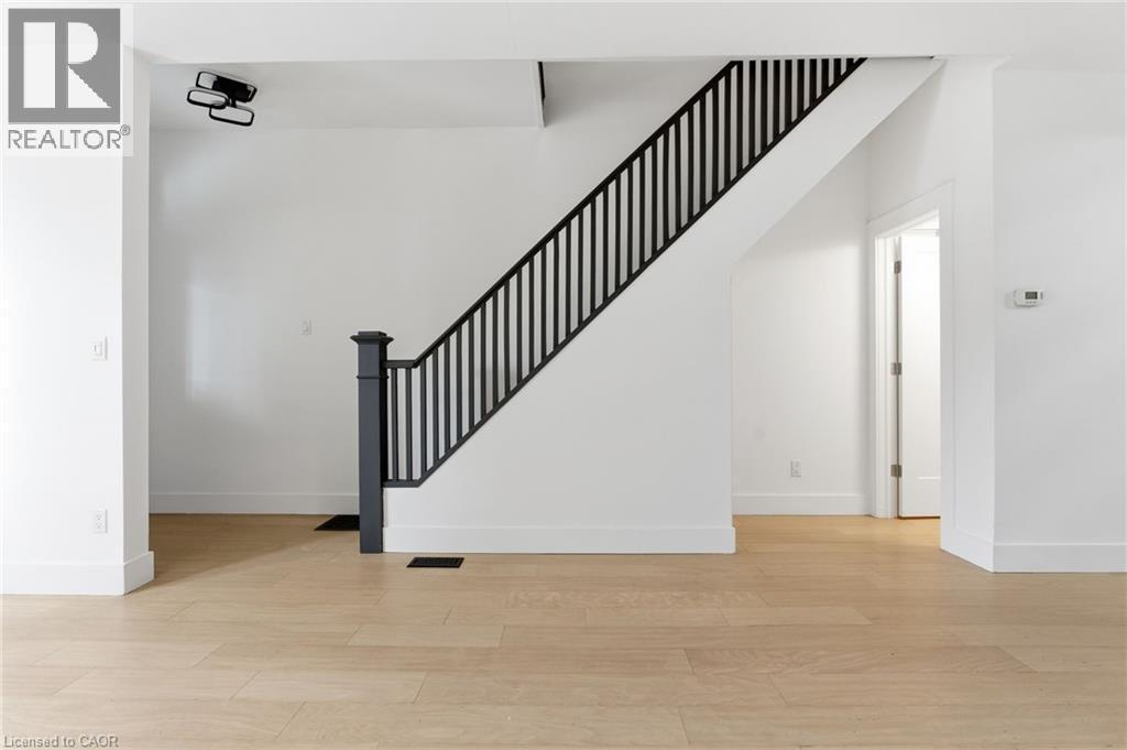 200 East Avenue N, Hamilton, ON - Indoor Photo Showing Other Room