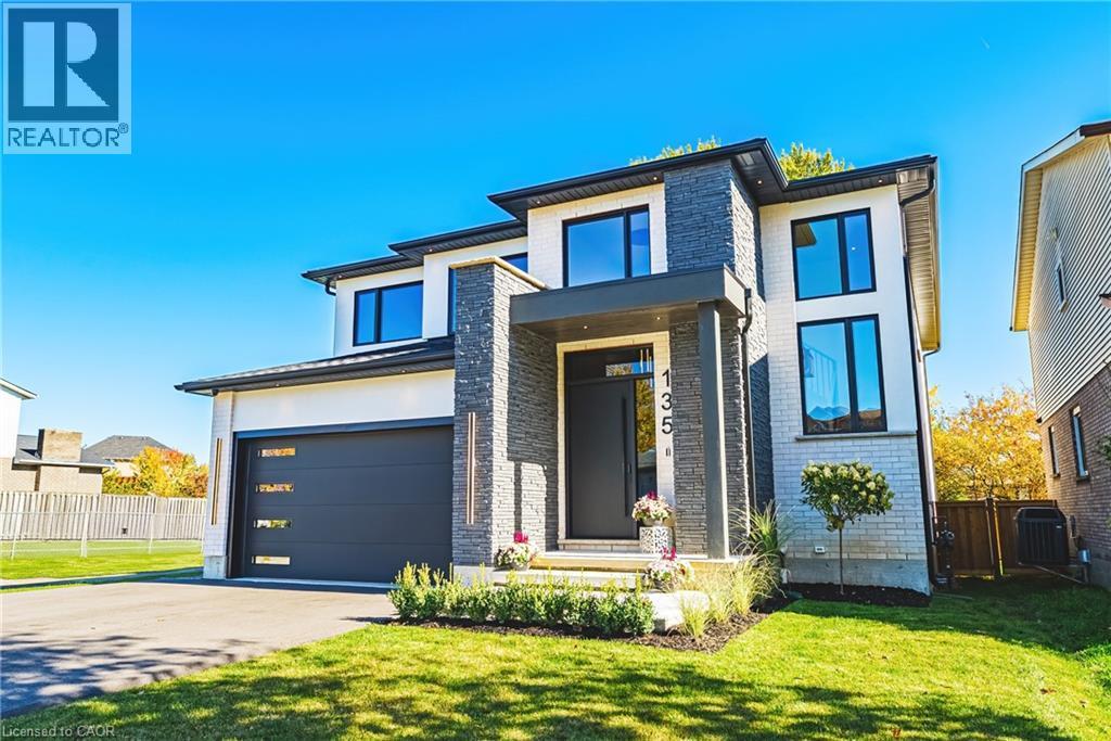 135 Eleanor Avenue, Hamilton, ON - Outdoor With Facade