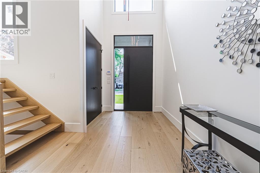 135 Eleanor Avenue, Hamilton, ON - Indoor Photo Showing Other Room