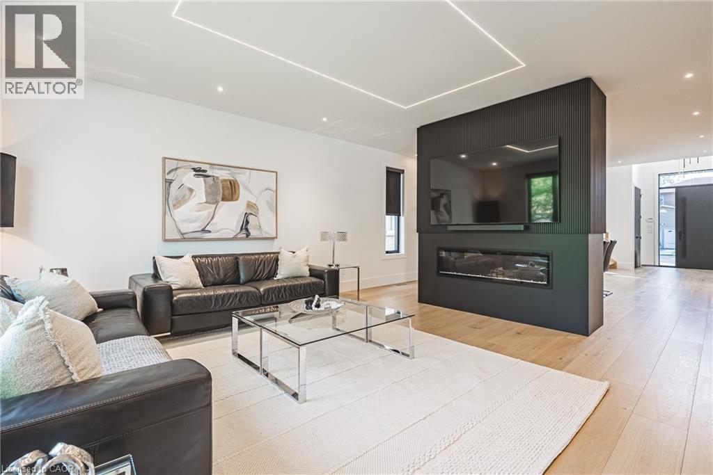 135 Eleanor Avenue, Hamilton, ON - Indoor Photo Showing Living Room With Fireplace