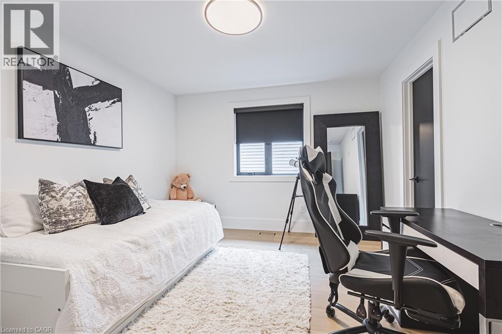 135 Eleanor Avenue, Hamilton, ON - Indoor Photo Showing Other Room